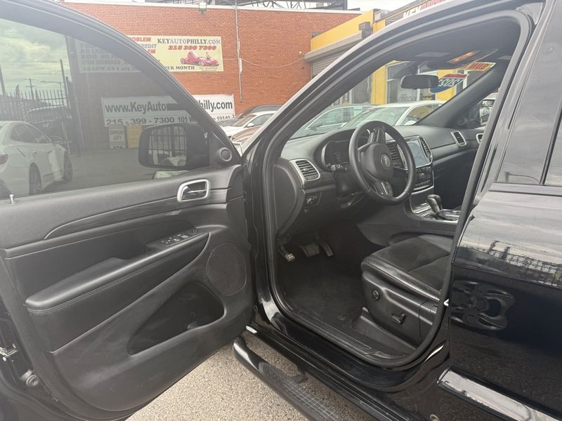 Jeep Grand Cherokee Laredo E 4WD 2021 Jeep Grand Cherokee Laredo E 4WD 2021