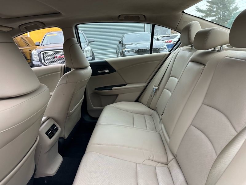 Honda Accord Touring V6 Sedan 2015 Honda Accord Touring V6 Sedan 2015