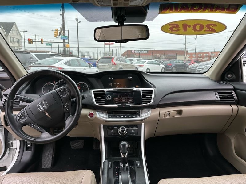 Honda Accord Touring V6 Sedan 2015 Honda Accord Touring V6 Sedan 2015