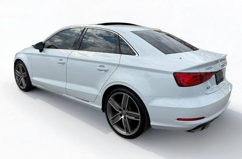 Audi A3 1.8T Premium FWD S tronic 2015 Audi A3 1.8T Premium FWD S tronic 2015