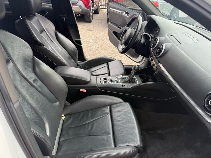 Audi A3 1.8T Premium FWD S tronic 2015 Audi A3 1.8T Premium FWD S tronic 2015
