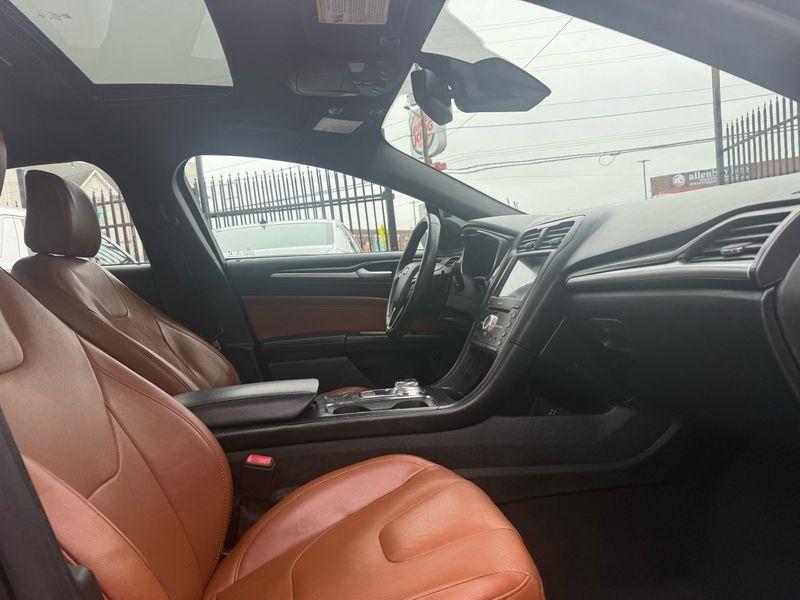 Ford Fusion Titanium 2020