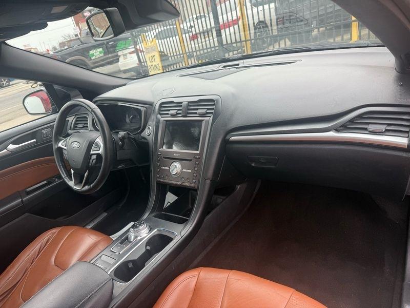 Ford Fusion Titanium 2020