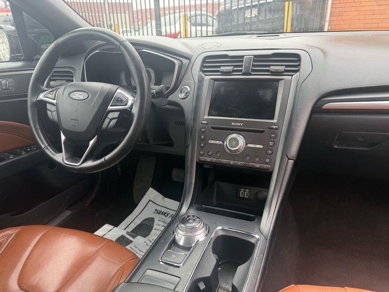 Ford Fusion Titanium 2020