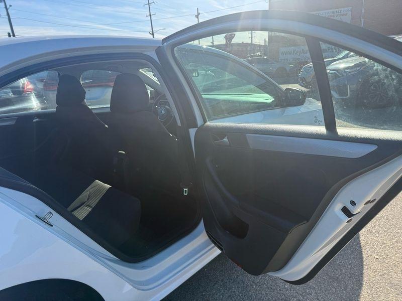 Volkswagen Jetta SE 6A 2015