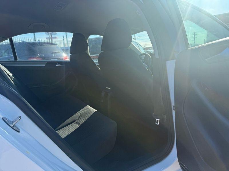 Volkswagen Jetta SE 6A 2015