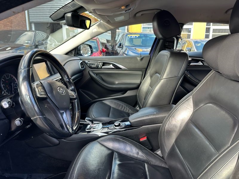 Infiniti QX30 Luxury AWD 2018