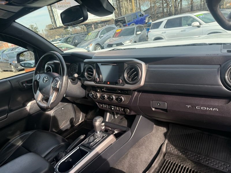 Toyota Tacoma Limited Double Cab V6 6AT 4WD 2018