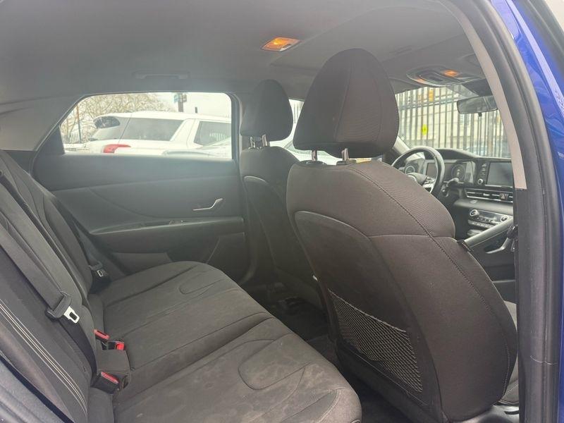 Hyundai Elantra SEL 2022