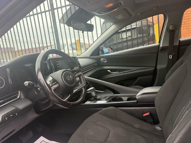 Hyundai Elantra SEL 2022