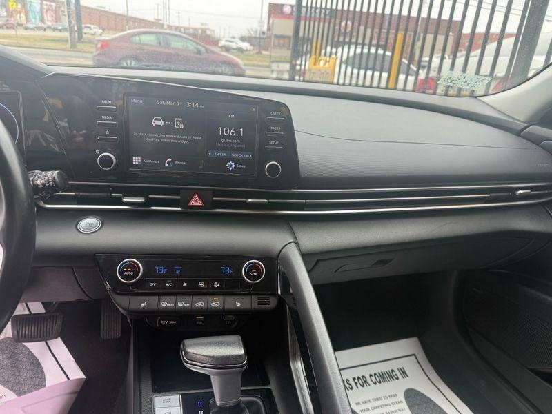 Hyundai Elantra SEL 2022