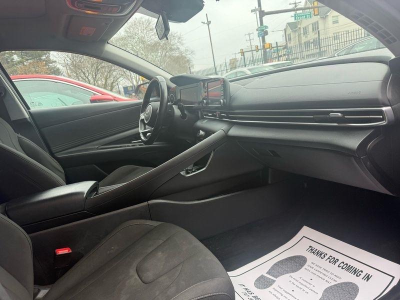 Hyundai Elantra SEL 2022