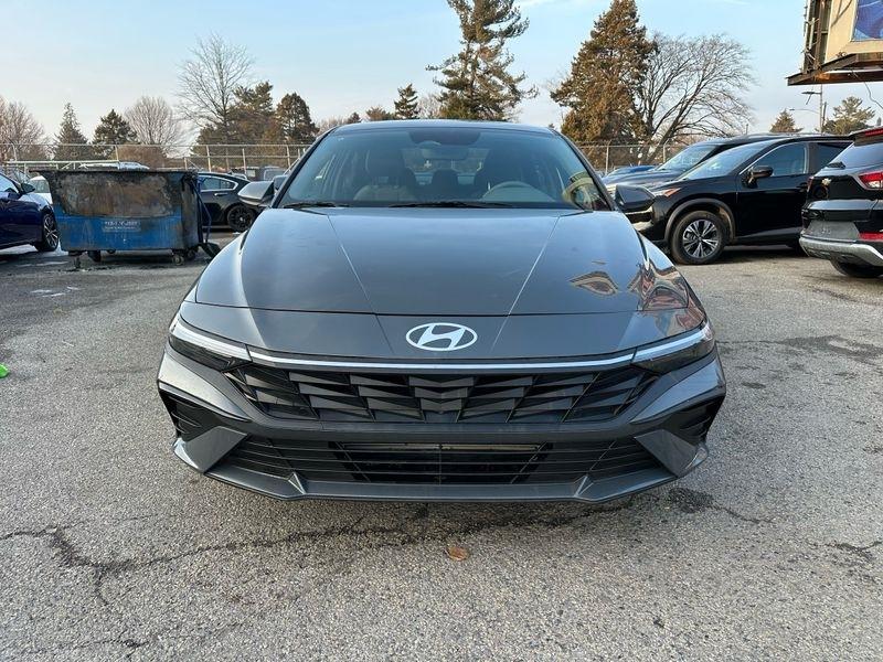 Hyundai Elantra SE 2025