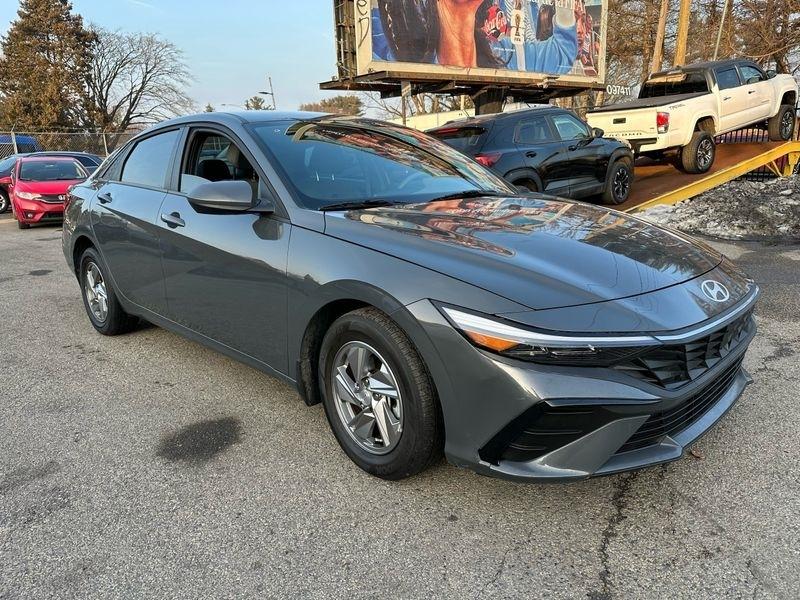 Hyundai Elantra SE 2025