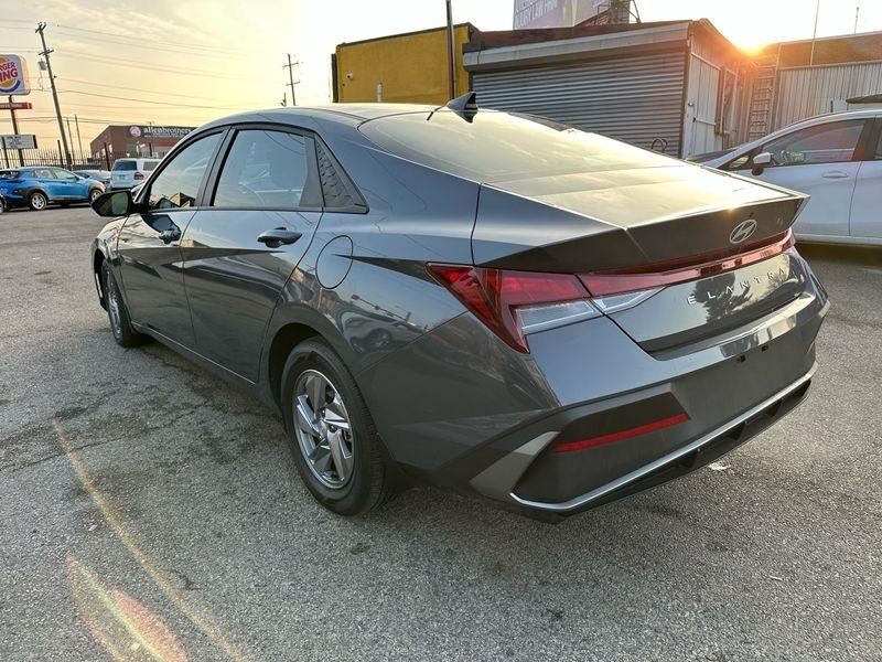 Hyundai Elantra SE 2025