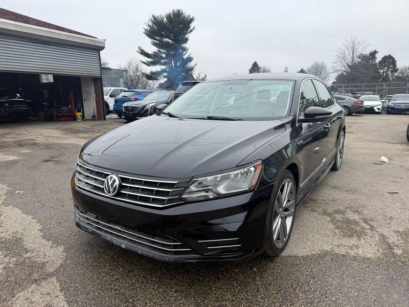 2017 Volkswagen Passat R-Line