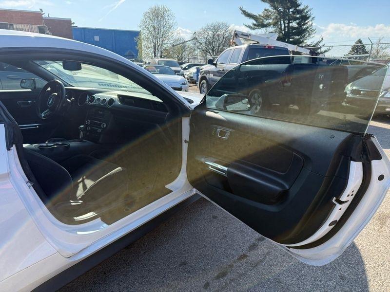 Ford Mustang EcoBoost Coupe 2019