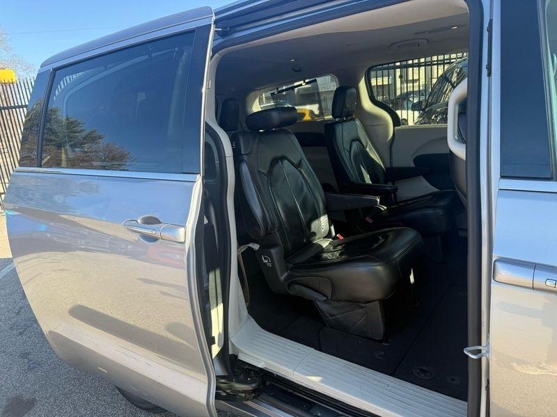 Chrysler Pacifica Touring-L 2021