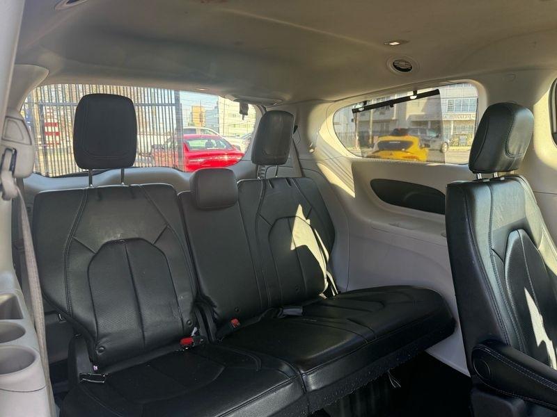 Chrysler Pacifica Touring-L 2021