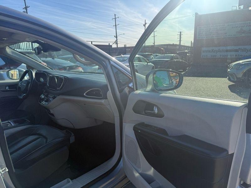 Chrysler Pacifica Touring-L 2021