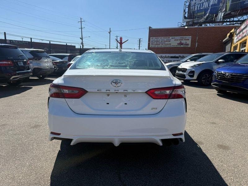 Toyota Camry SE 2019