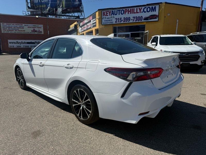 Toyota Camry SE 2019