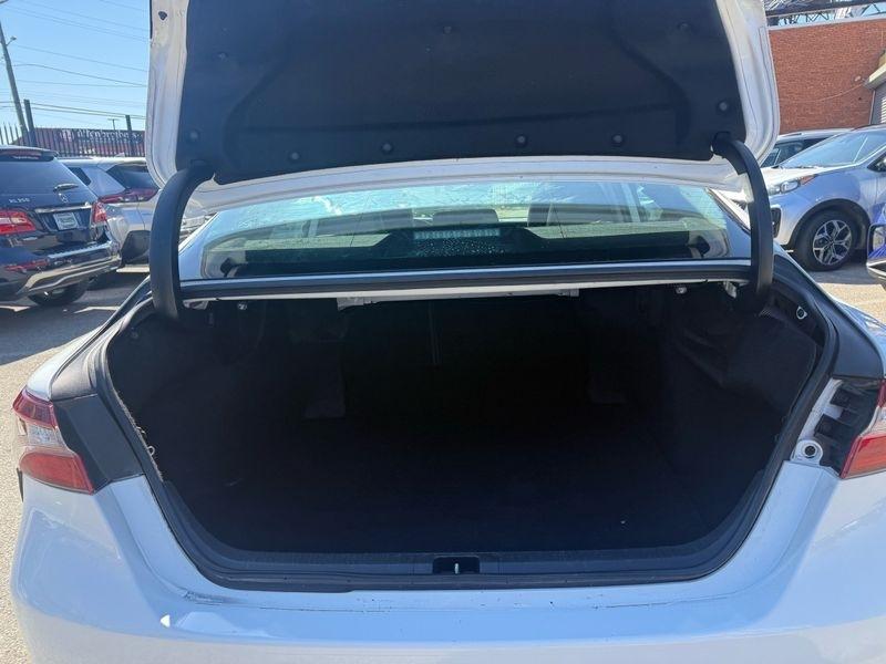 Toyota Camry SE 2019