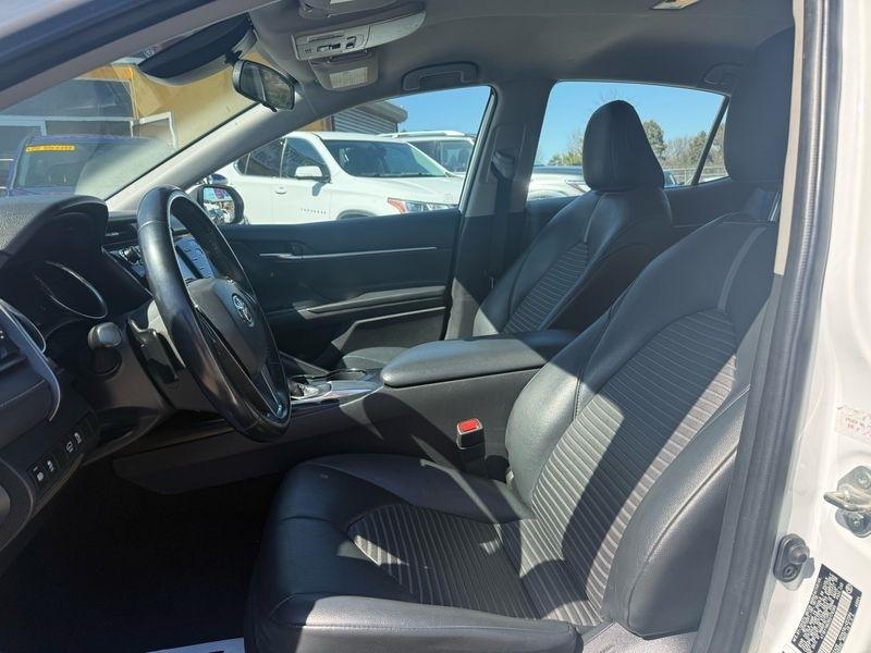 Toyota Camry SE 2019