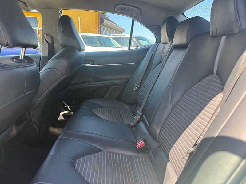 Toyota Camry SE 2019