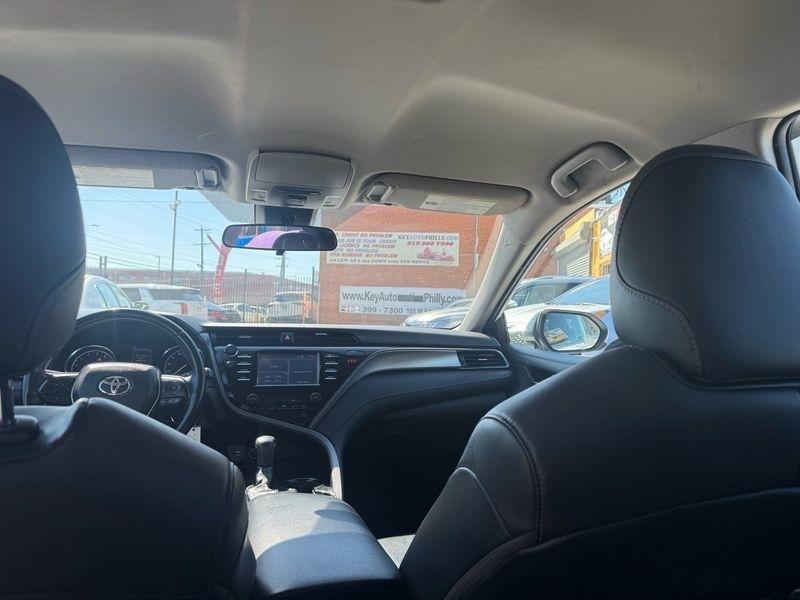 Toyota Camry SE 2019