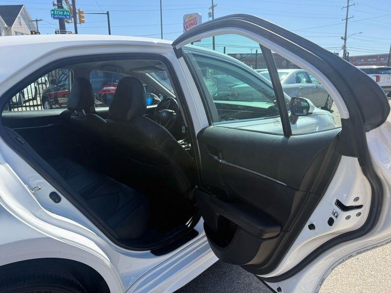 Toyota Camry SE 2019