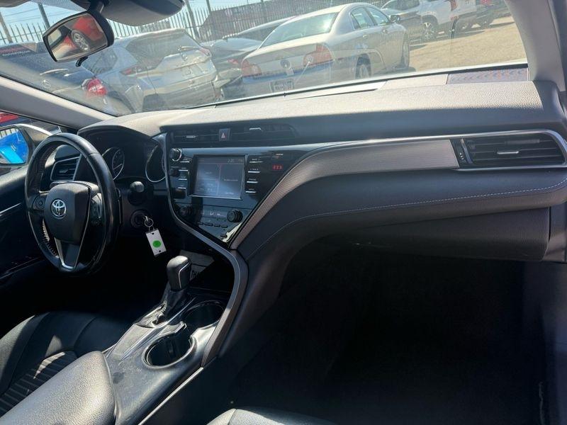 Toyota Camry SE 2019