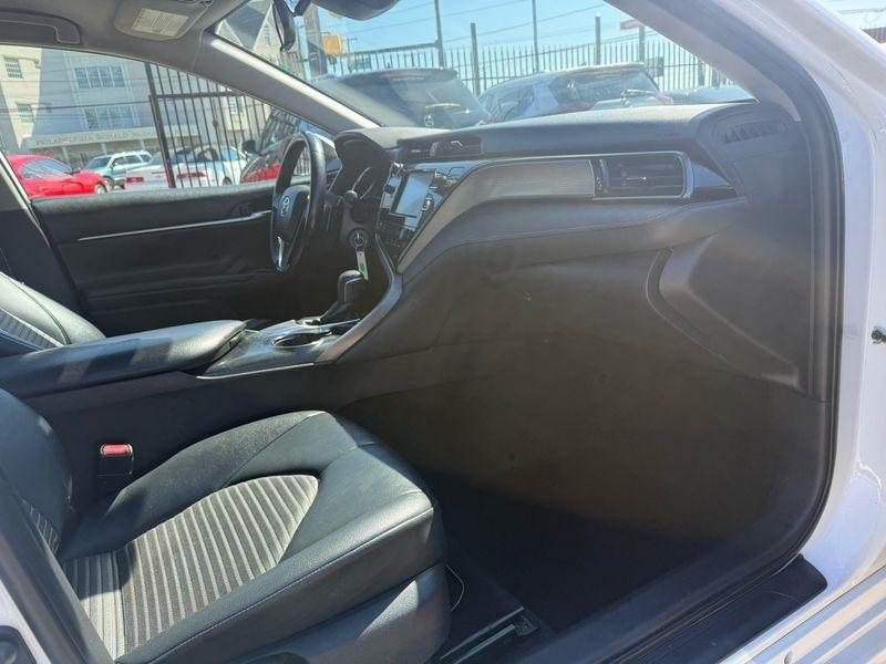Toyota Camry SE 2019