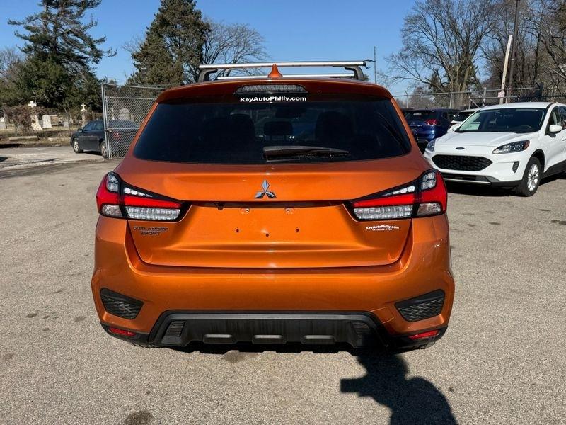 Mitsubishi Outlander Sport  2021