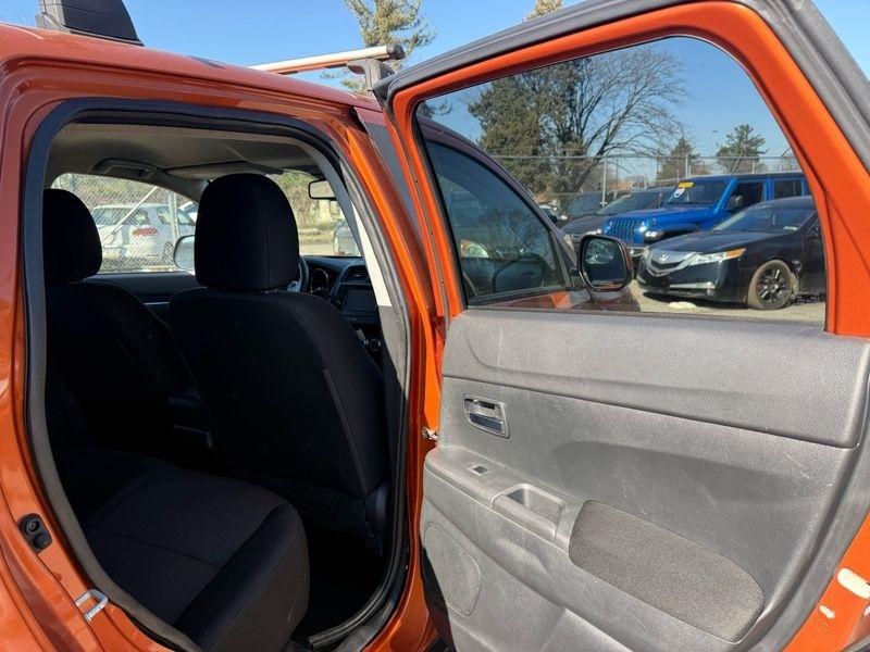 Mitsubishi Outlander Sport  2021