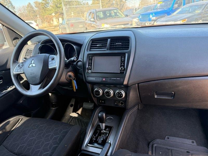 Mitsubishi Outlander Sport  2021