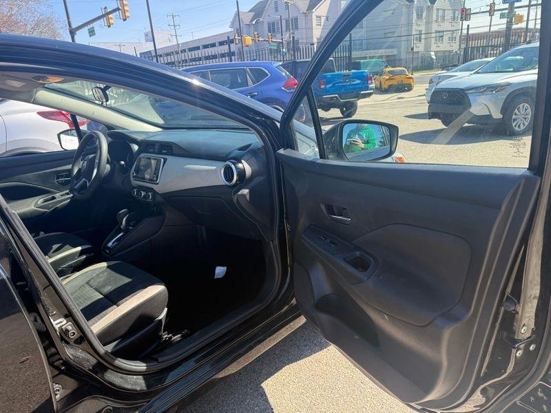 Nissan Versa SV 2021