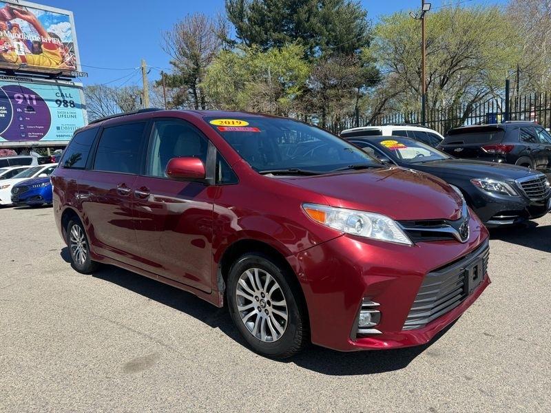 Toyota Sienna Limited Premium 7-Passenger 2019