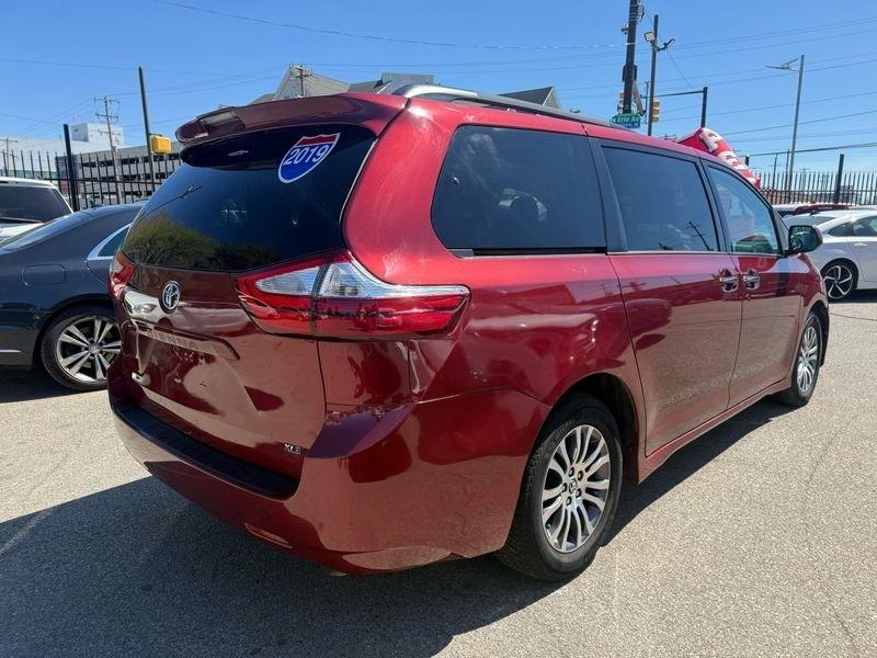 Toyota Sienna Limited Premium 7-Passenger 2019