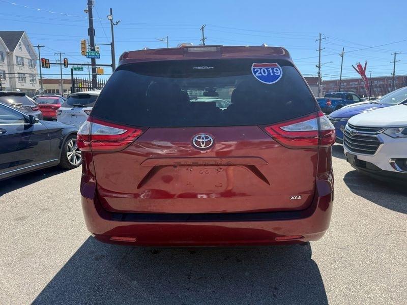 Toyota Sienna Limited Premium 7-Passenger 2019