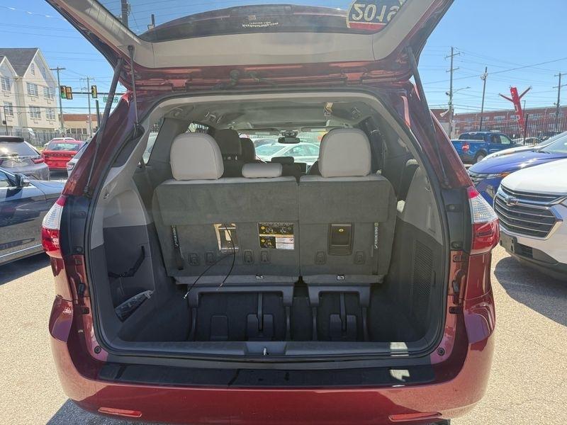 Toyota Sienna Limited Premium 7-Passenger 2019
