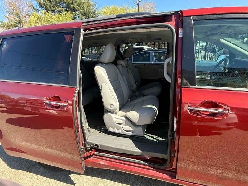 Toyota Sienna Limited Premium 7-Passenger 2019