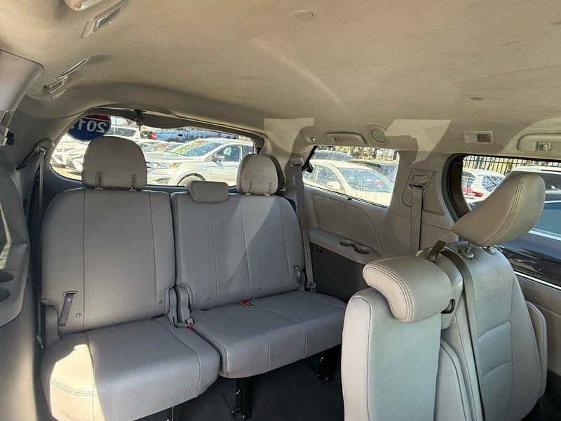 Toyota Sienna Limited Premium 7-Passenger 2019
