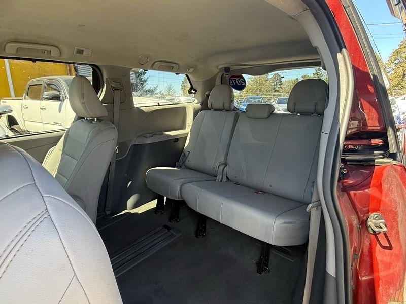 Toyota Sienna Limited Premium 7-Passenger 2019