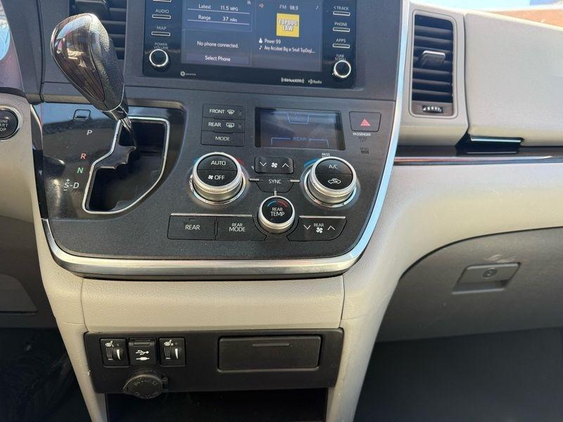 Toyota Sienna Limited Premium 7-Passenger 2019