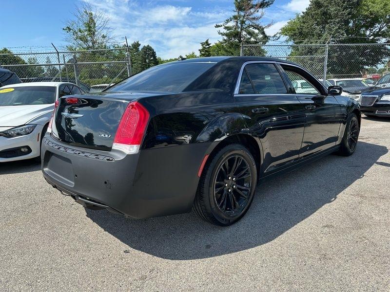 Chrysler 300 Limited RWD 2012