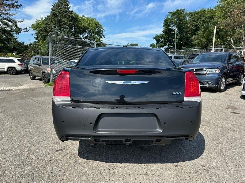 Chrysler 300 Limited RWD 2012