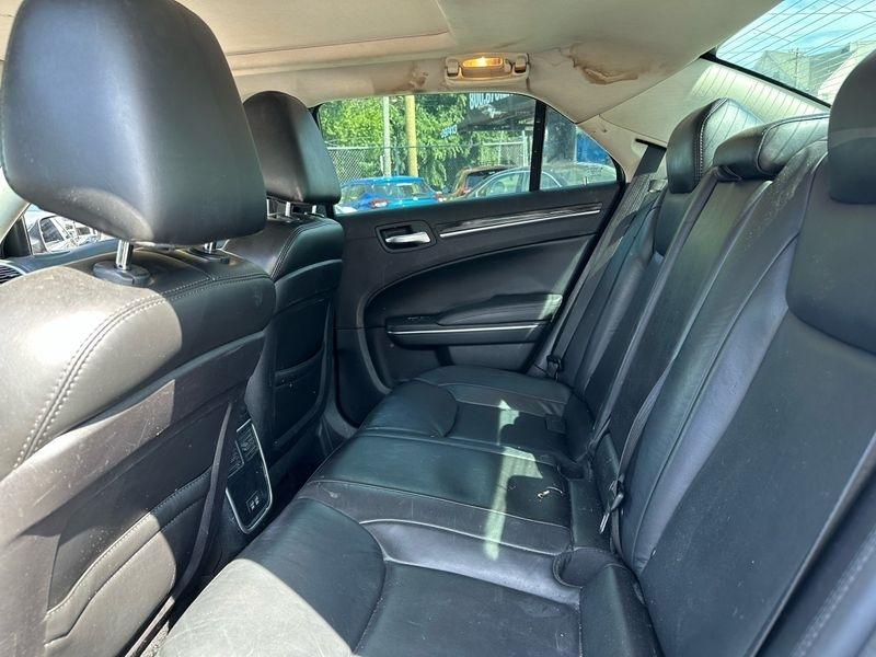Chrysler 300 Limited RWD 2012