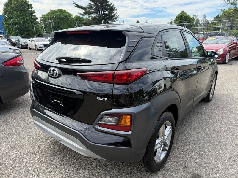 Hyundai Kona SE AWD 2021