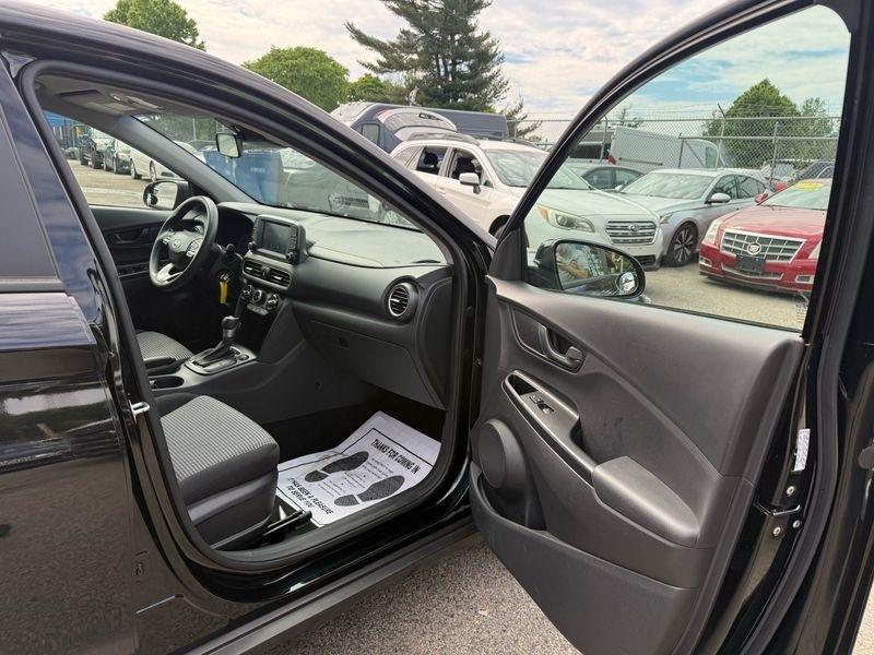 Hyundai Kona SE AWD 2021
